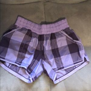 LULULEMON SHORTS *CUTE*!